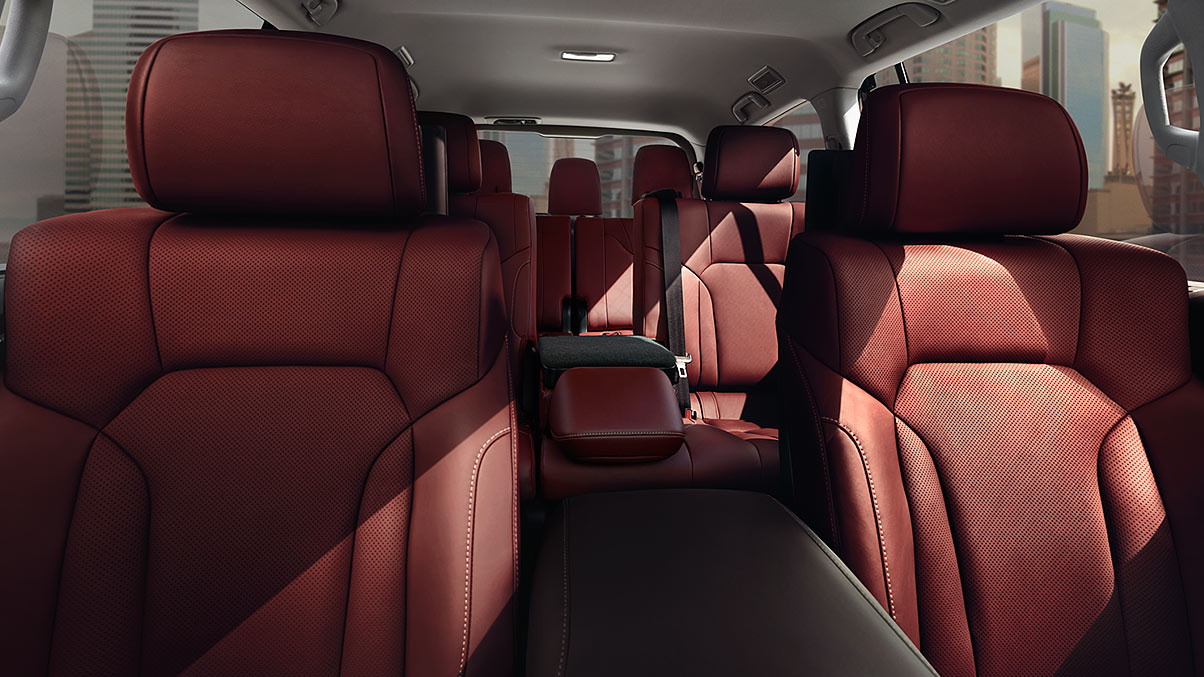 Lexus-LX-570-third-row-seating-key-features-1204x677-LEX-LXG-MY16-0007.jpg